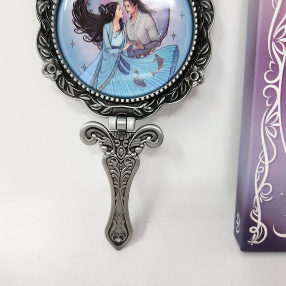 Fairyloot The Girl With No Reflection Mirror, Foldable Collectible Victorian - Picture 3 of 9